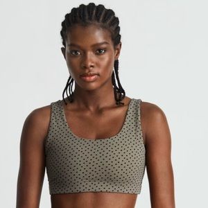 Everlane perform sports bra